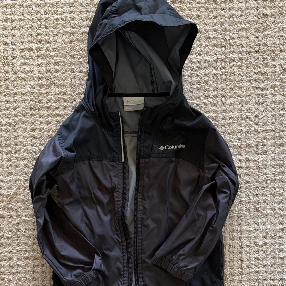 Columbia kids Black Hooded Lightweight Jacket size 4T